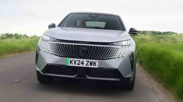 Peugeot E-3008 - front full width